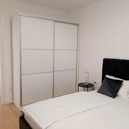 Tina Apartment *