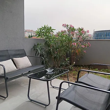 Tina Apartment Split